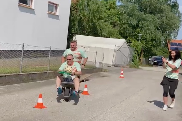 Feuerwehrfest1 Scheintruhen-Slalom